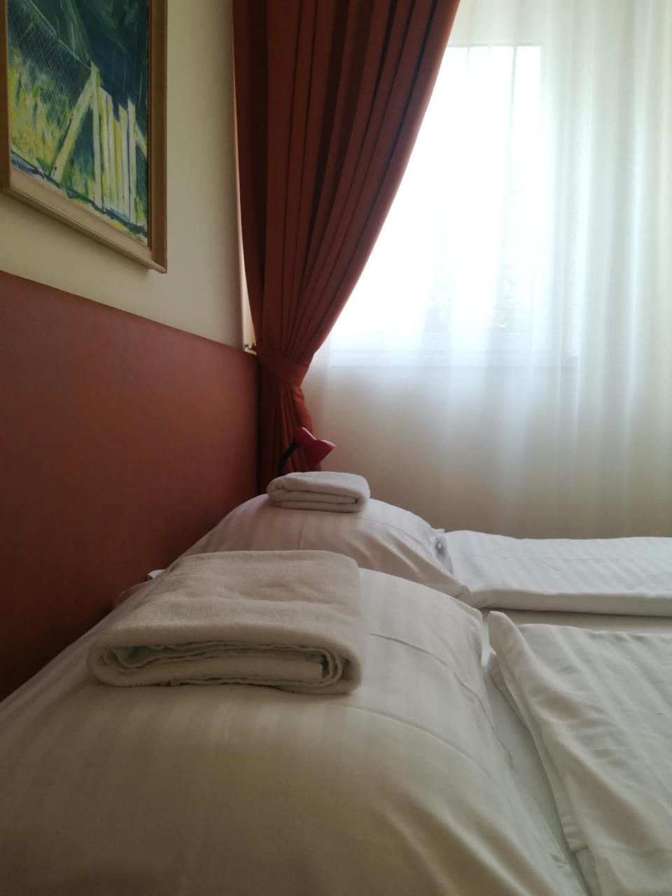 Aldos Panzio Hotel Farad ภายนอก รูปภาพ